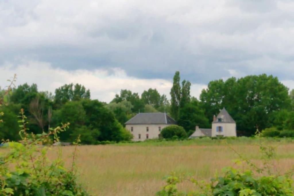 Tour De Bablou - Insolite Allouis ภายนอก รูปภาพ