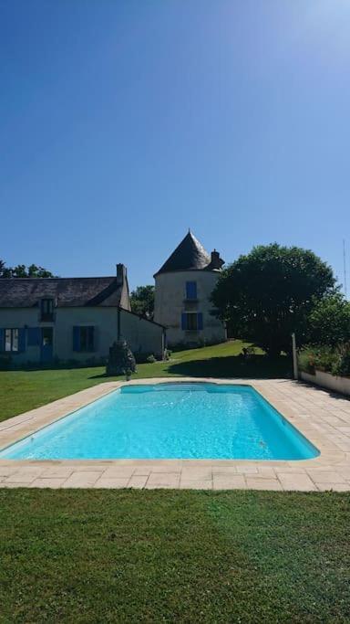 Tour De Bablou - Insolite Allouis ภายนอก รูปภาพ